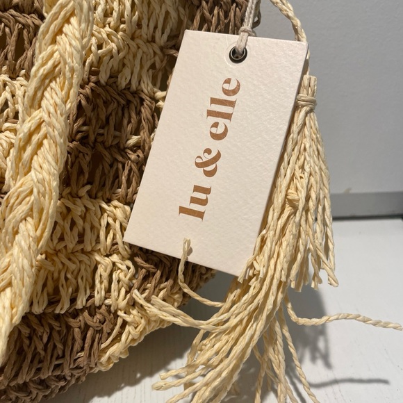 NWT Lu&Elle Woven Tan and Cream Sun-drift Tassel Bucket Bag - Picture 2 of 12